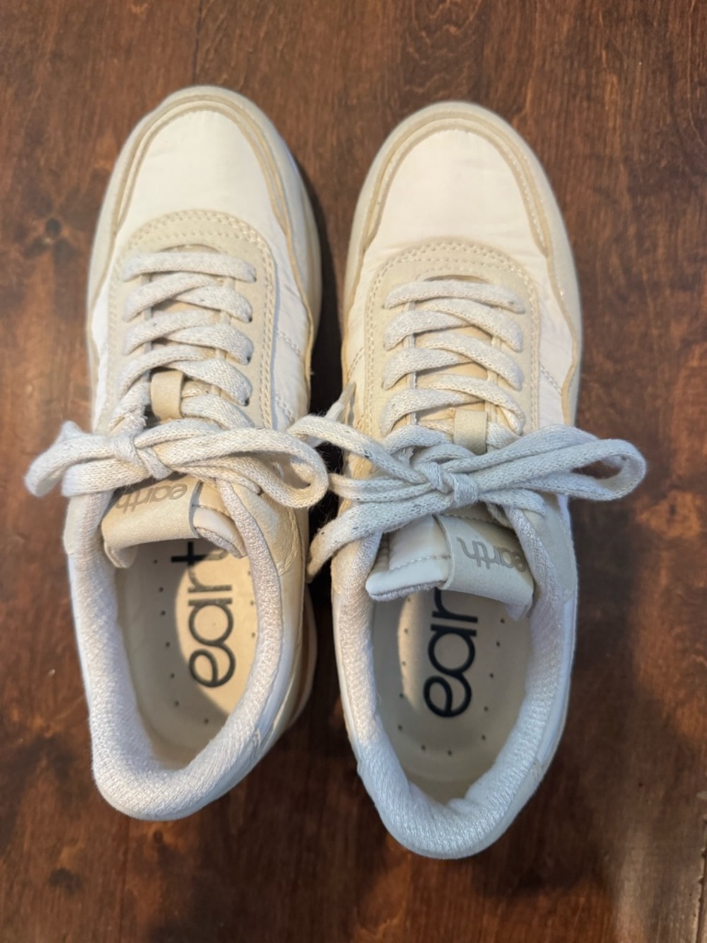 Earth Casual Lace-Up Sneakers in Beige and Cream